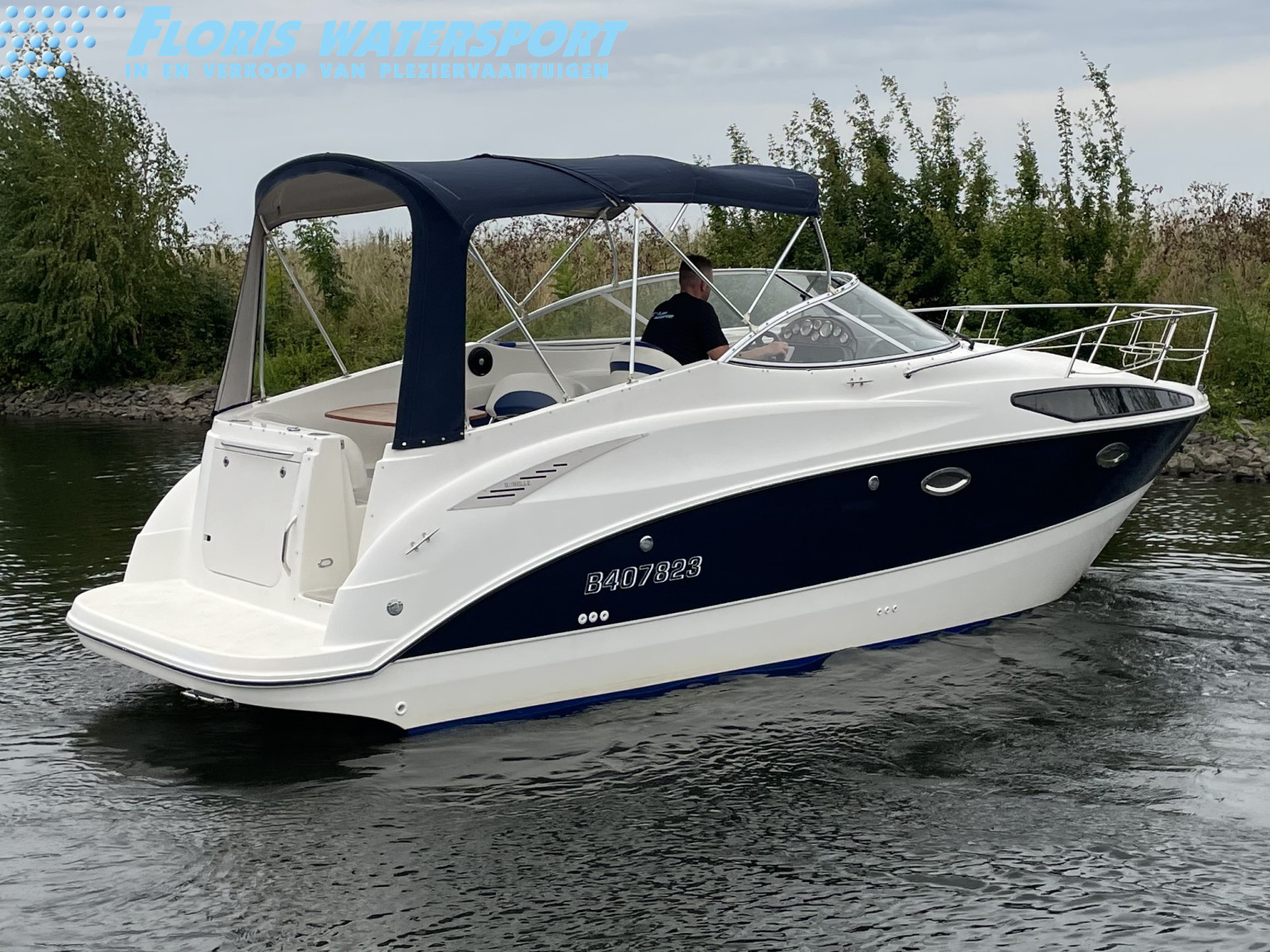 foto: 4 Bayliner  265