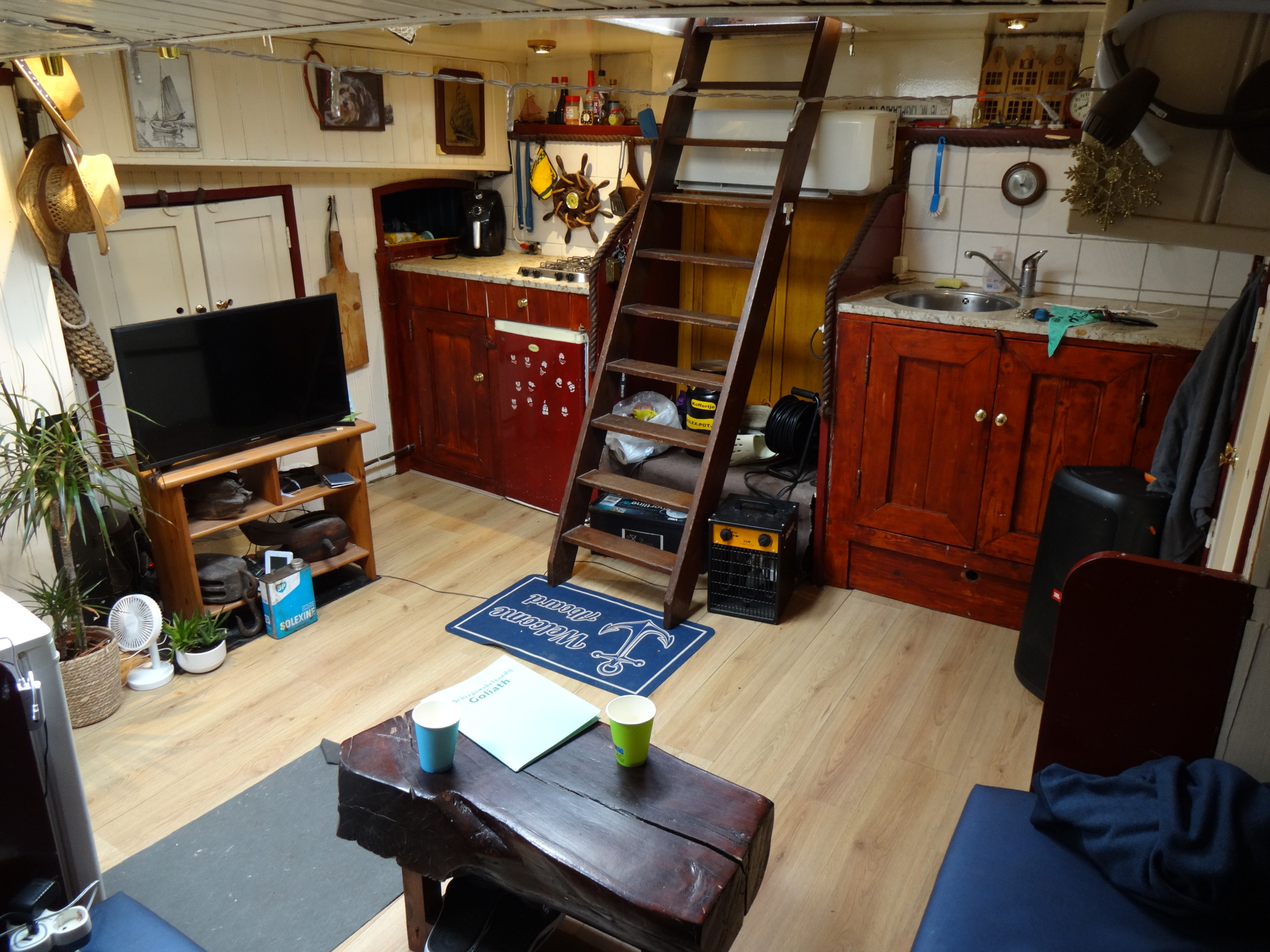 foto: 5 Noordzee Botter 1500 Motor/woonboot
