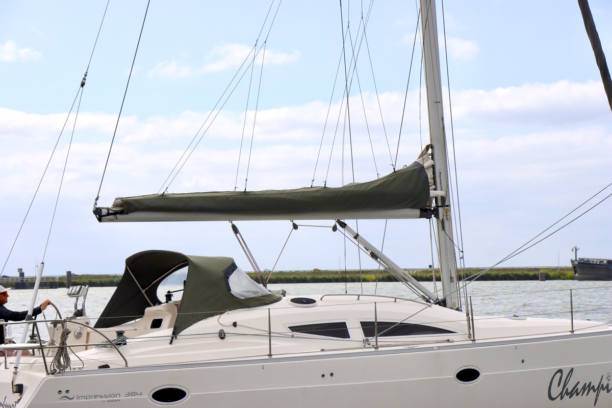 foto: 6 Elan 384 impression