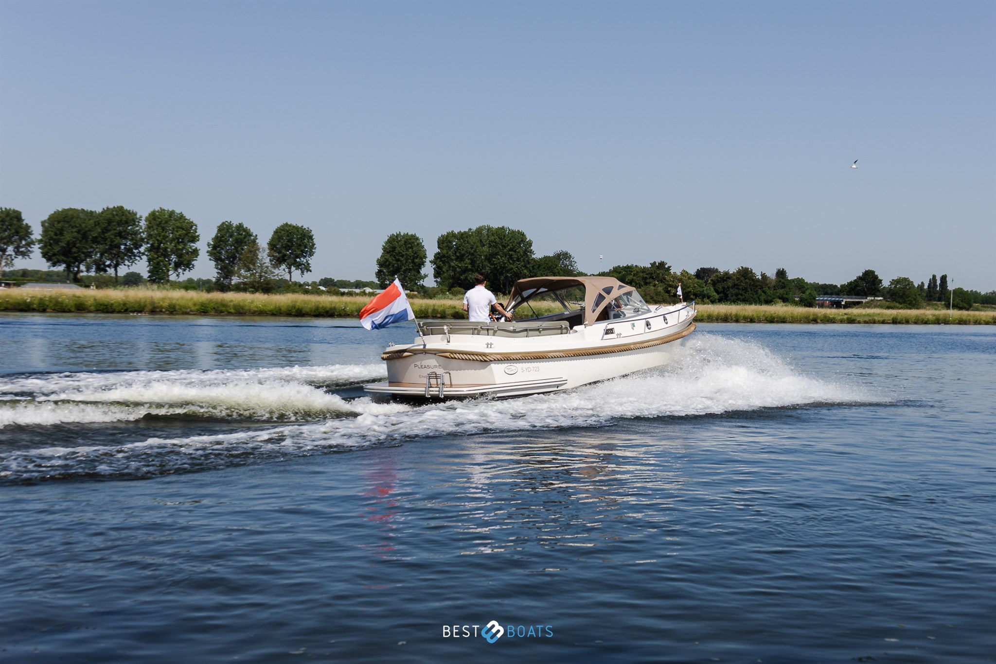 foto: 6 Interboat Intercruiser 27 Cabin