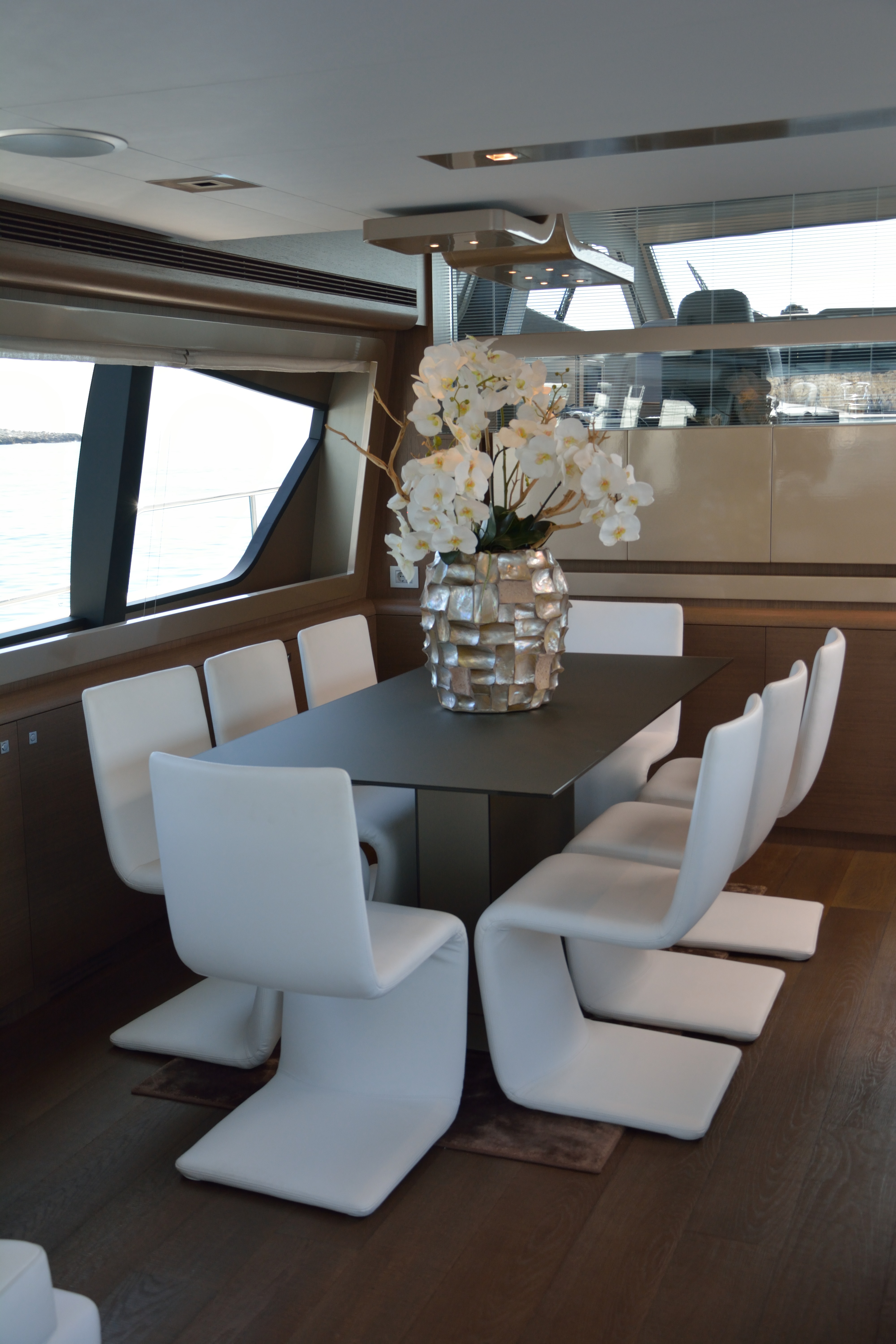 foto: 6 Ferretti 800 HT