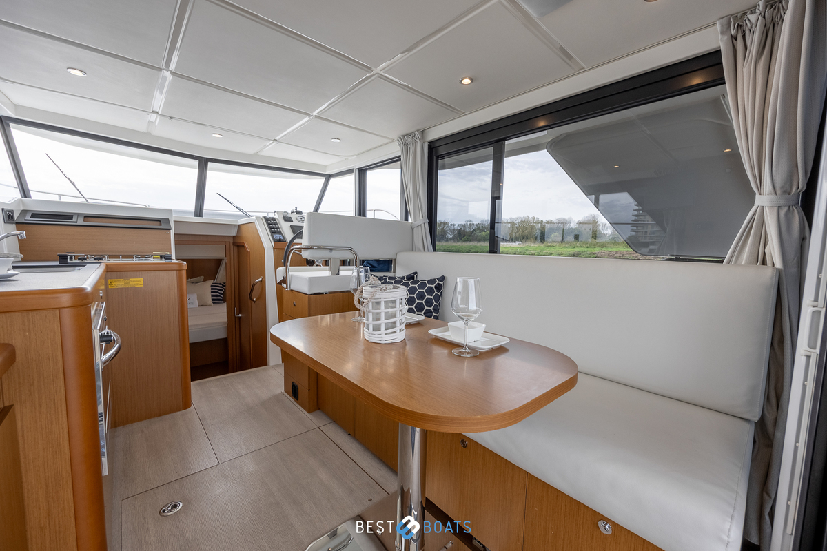 foto: 9 Beneteau Swift Trawler 30 