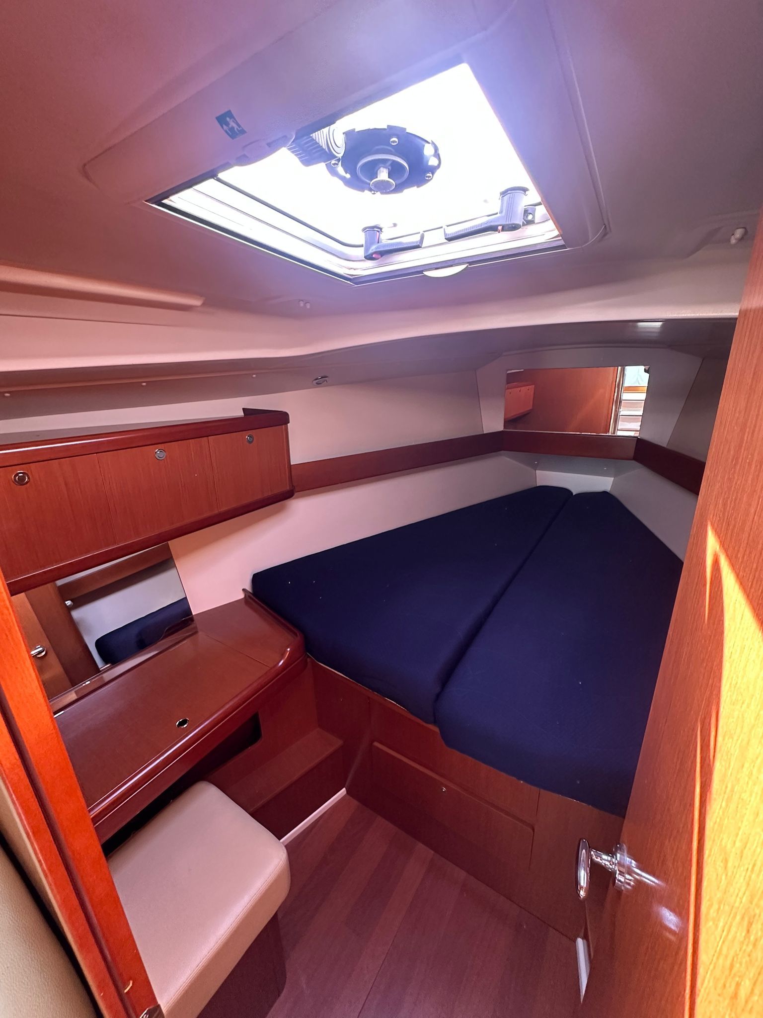 foto: 6 Beneteau Oceanis 37