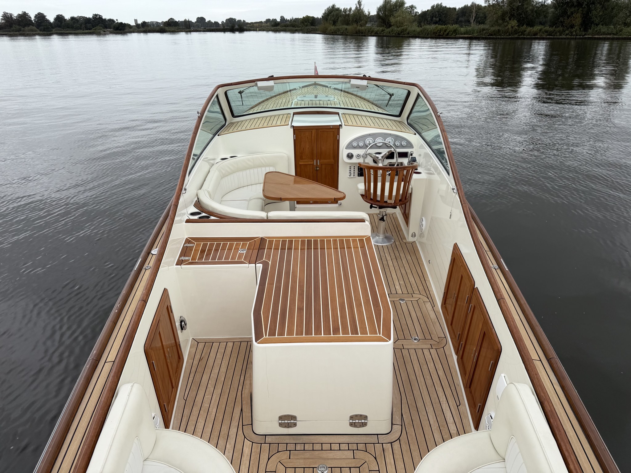 foto: 8 Long Island 33 Runabout