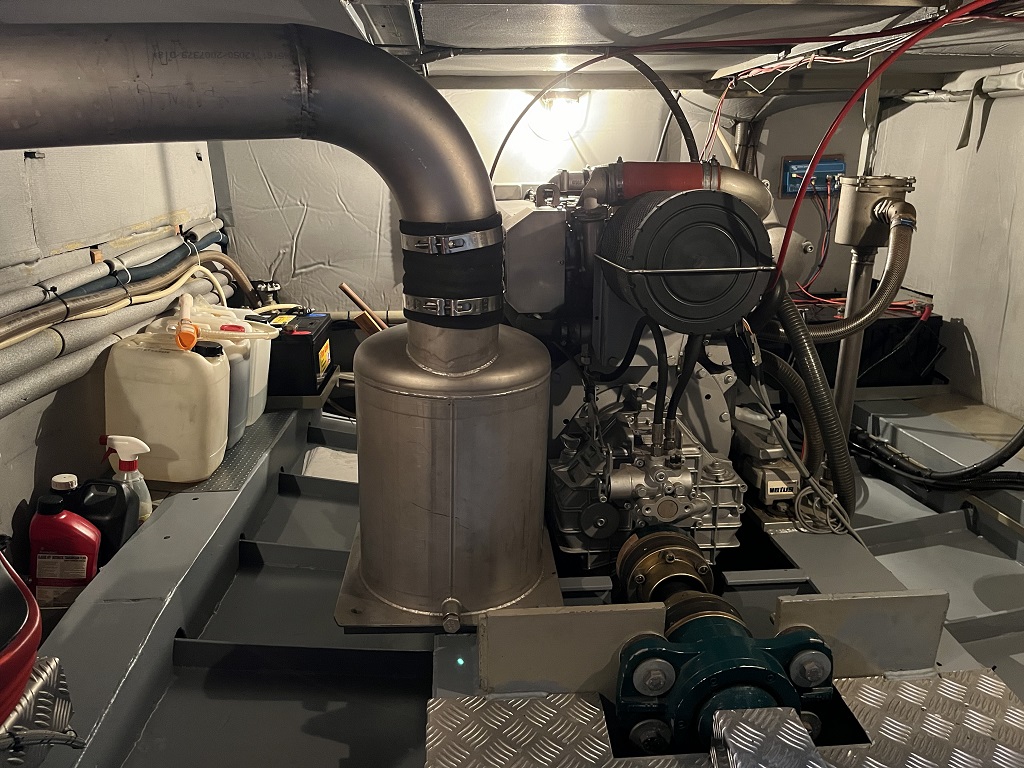 foto: 6 Blauwe Hand Trawler 1400