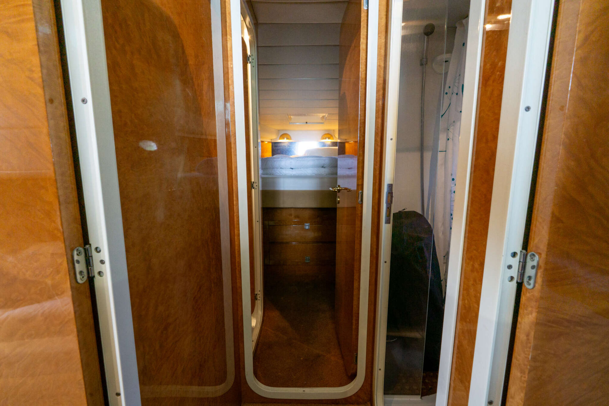 foto: 11 Mochi Craft Mochi Craft 43 Flybridge