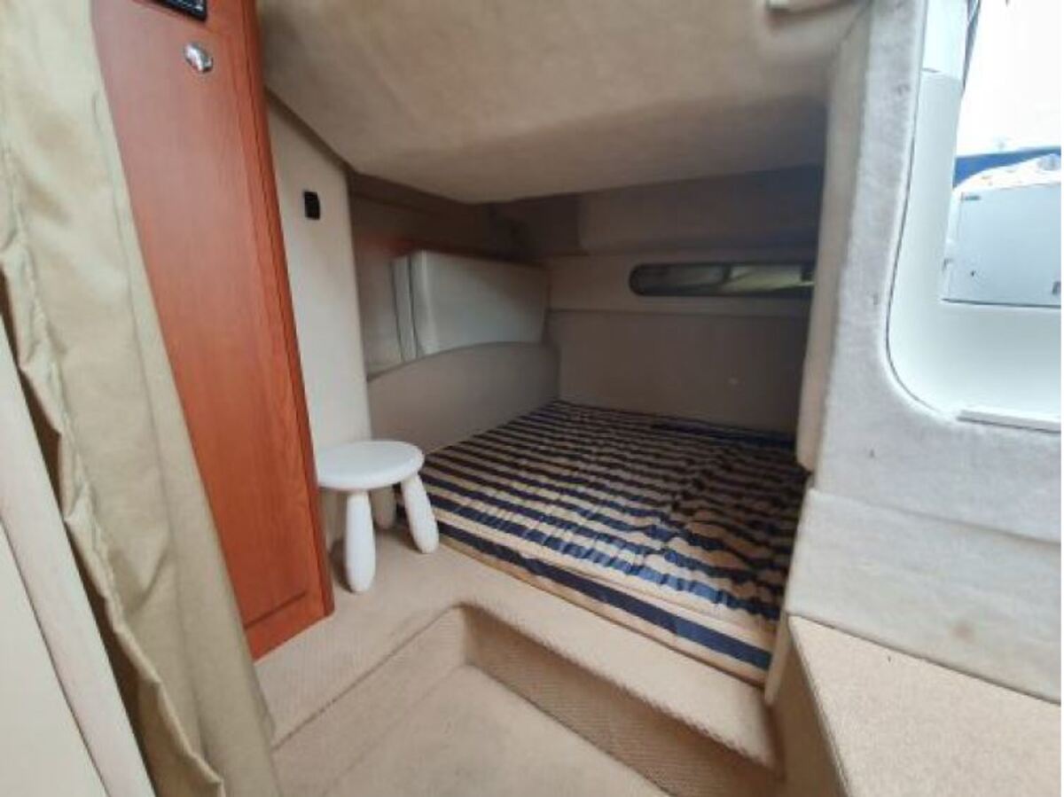 foto: 8 Bayliner 305 CIERA
