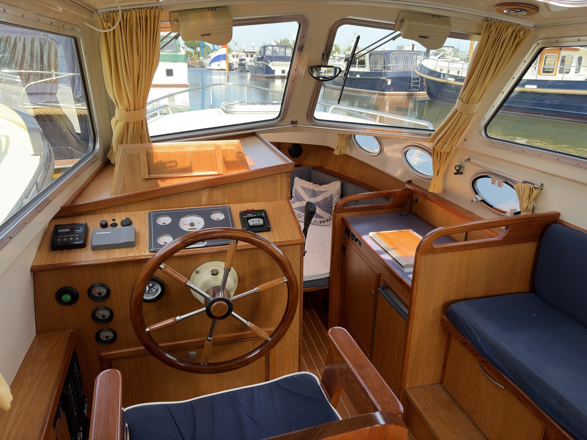 foto: 5 Maril  900 Classic 