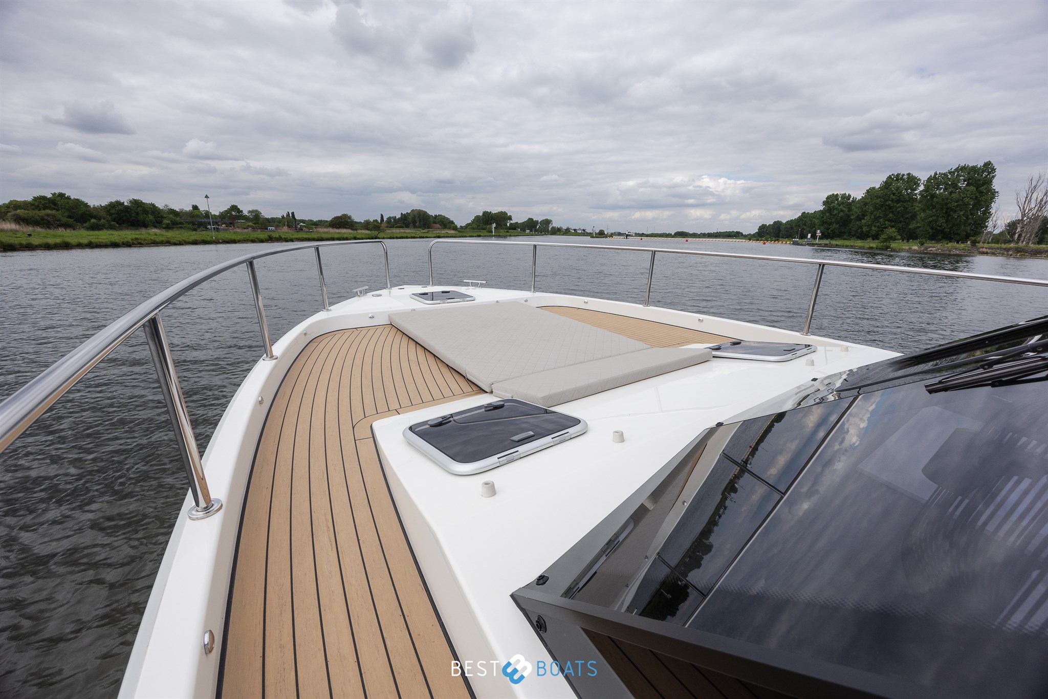 foto: 7 Cobra Yachts Futura 36 Premium Fly