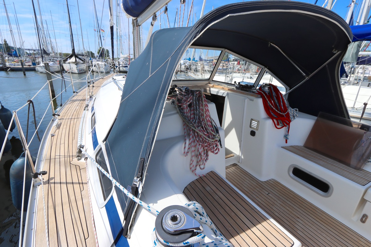 foto: 16 Bavaria  38-3 Cruiser