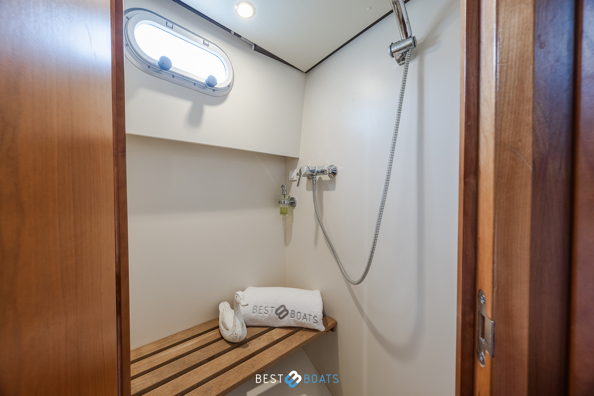 foto: 8 Linssen Grand Sturdy 34.9 AC