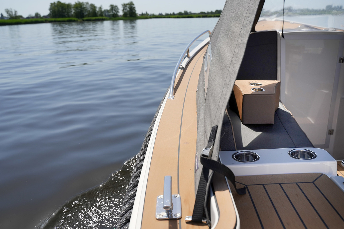 foto: 12 Interboat Intender 820