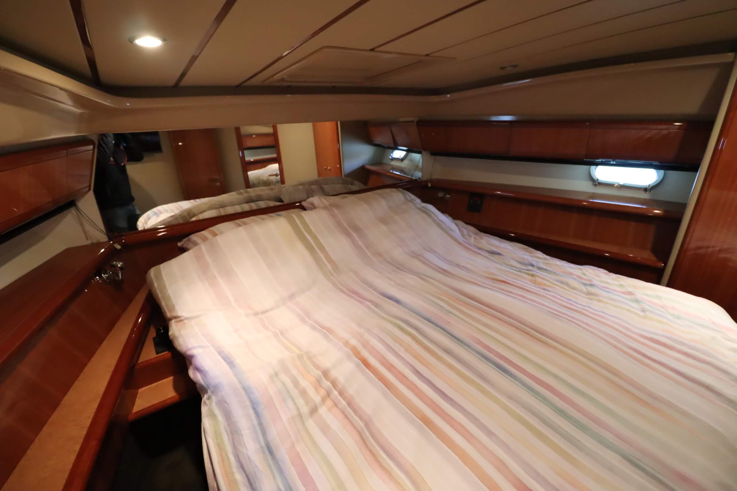 foto: 5 Ferretti Yachts 530