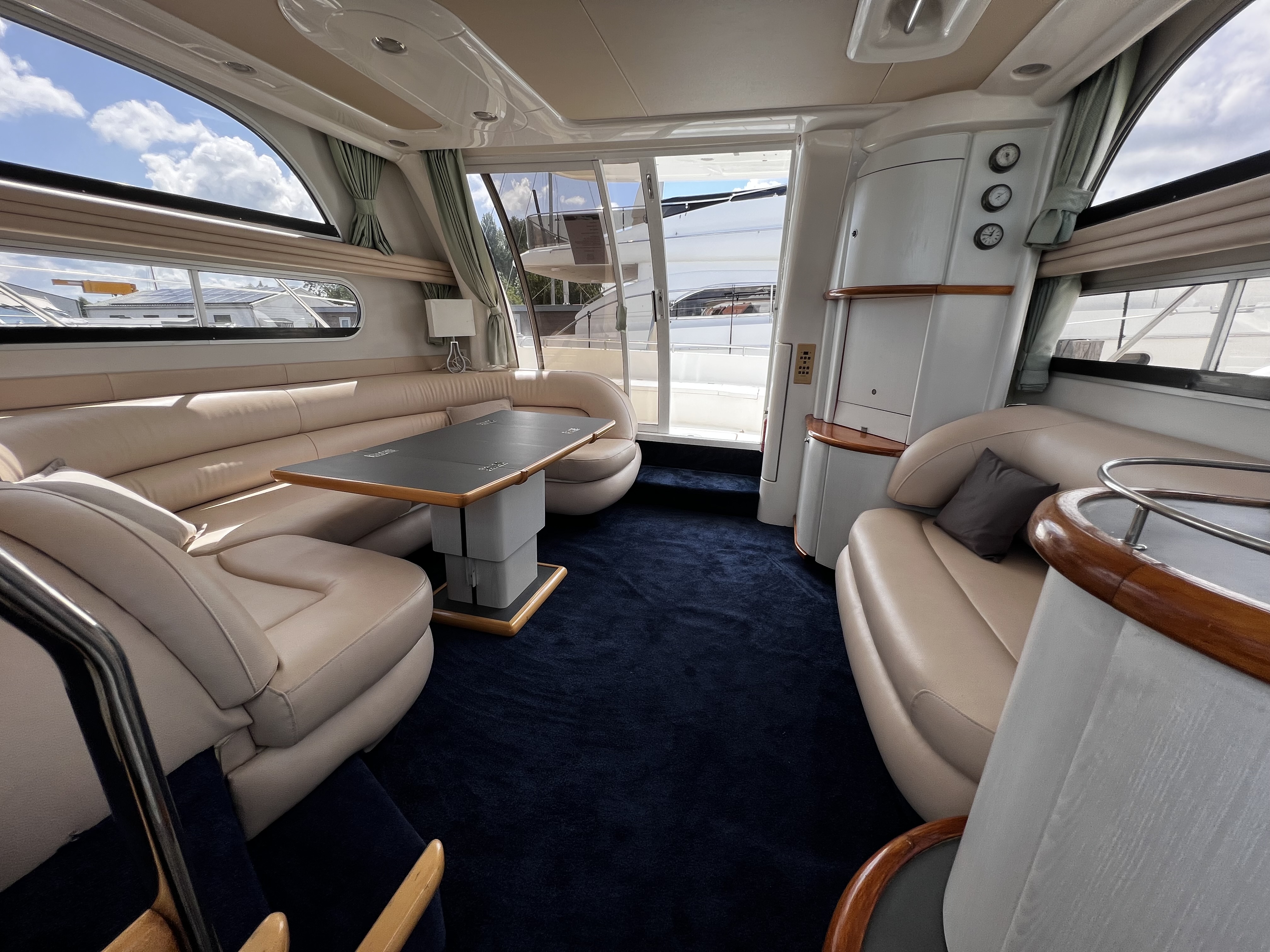 foto: 6 Sealine 420 Statesman
