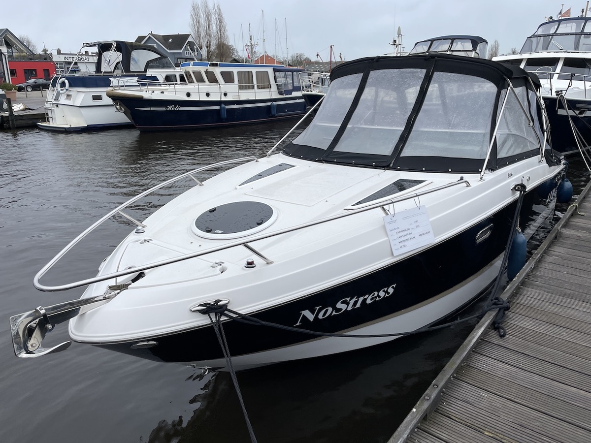 foto: 5 Four Winns 265 S