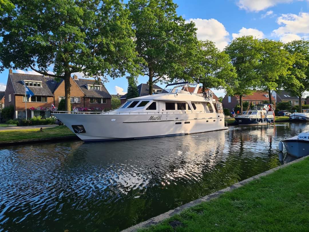 foto: 8 Jacabo 2300 (Varend woonschip)