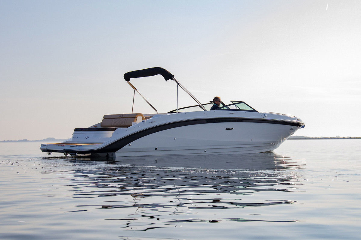 foto: 6 Sea Ray SDX 270