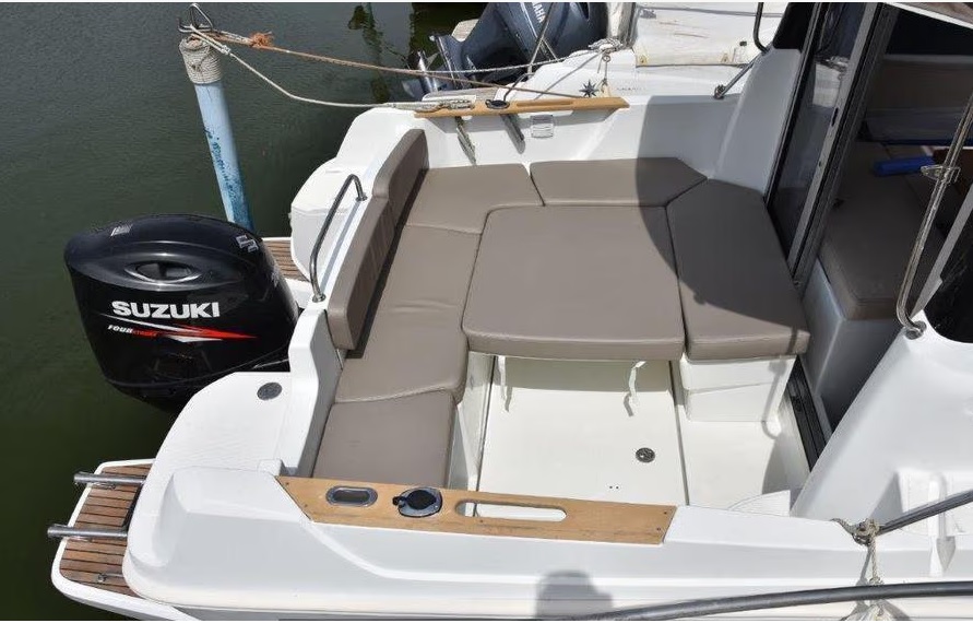 foto: 6 Beneteau Antares  