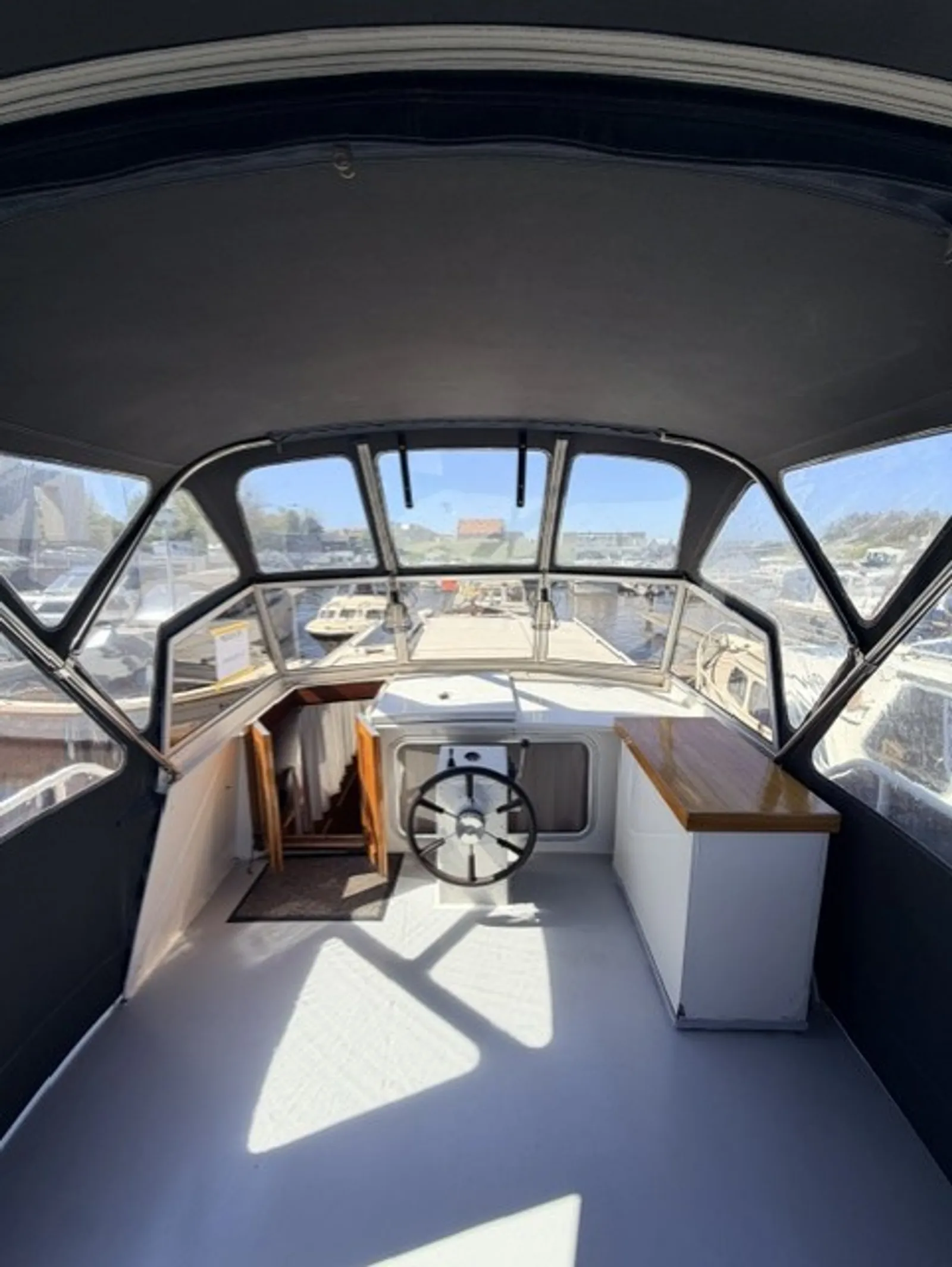 Beachcraft 1050 AK
