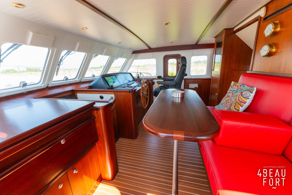 foto: 11 Altena  53 Custom Trawler