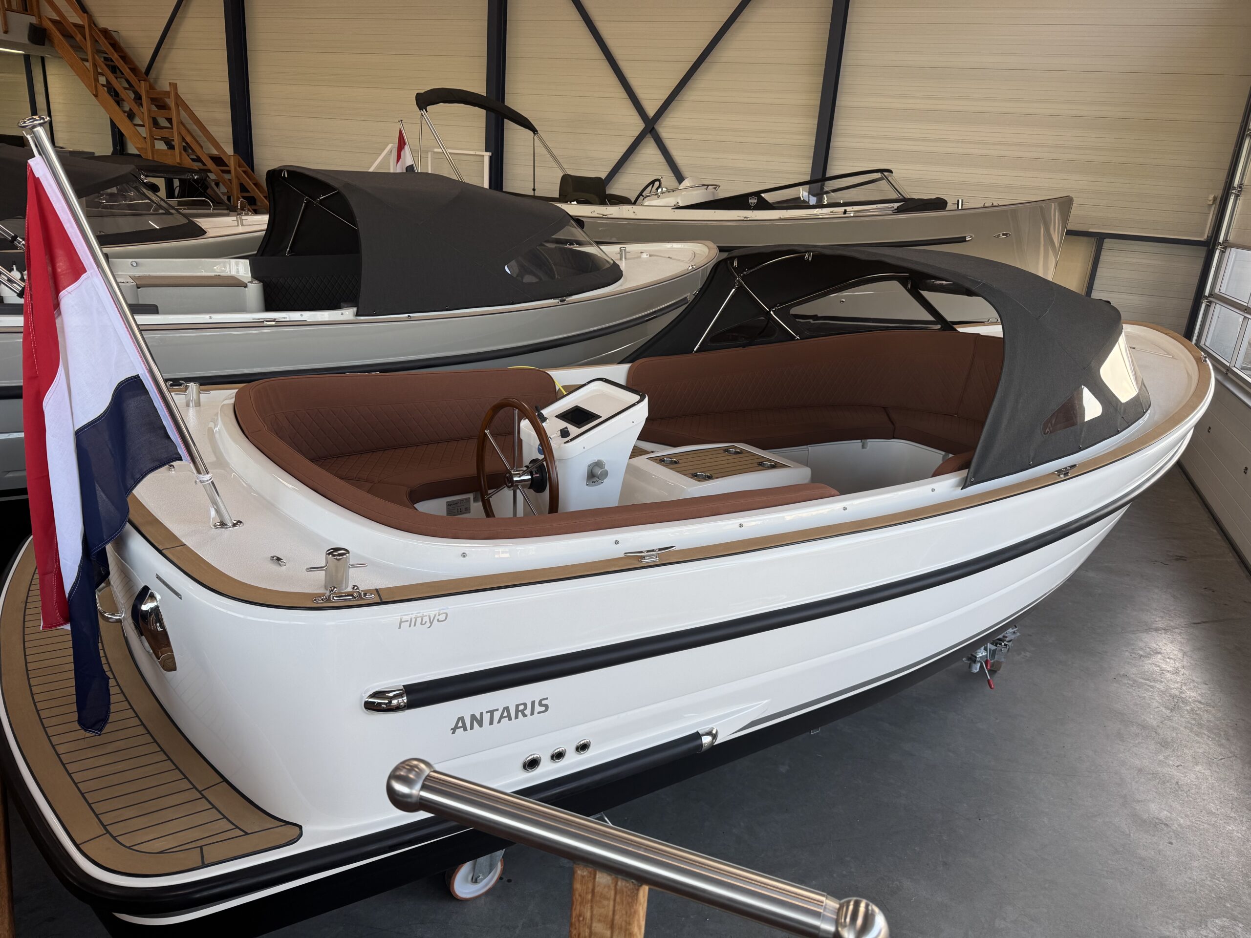 foto: 6 Antaris Fifty5 Elektro