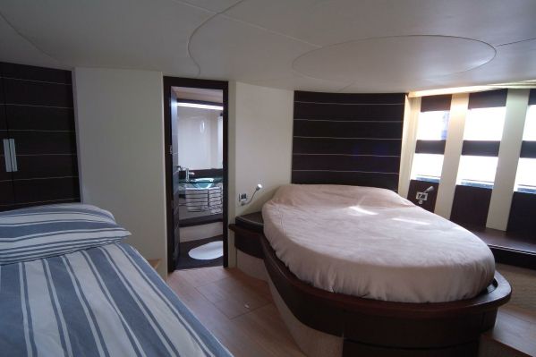 foto: 12 Azimut 68 S