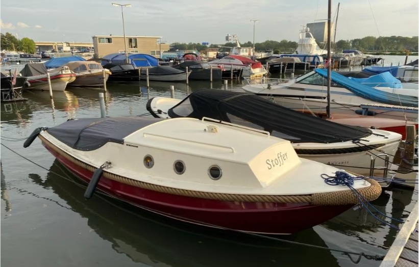 foto: 9 Kajuitvlet 6,80 OK