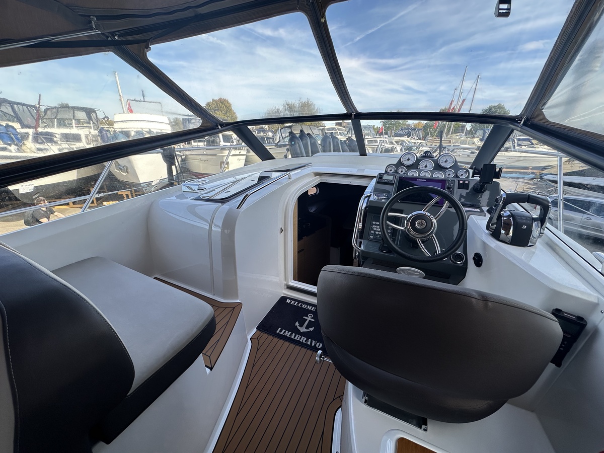 foto: 5 Bavaria  S30