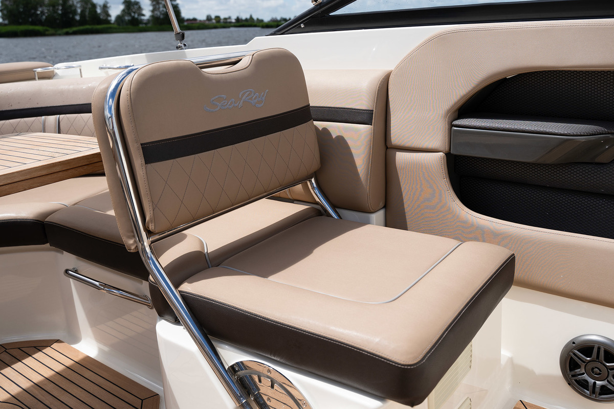 foto: 9 Sea Ray Sun Sport 250