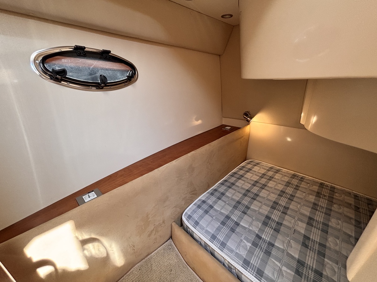 foto: 6 Rodman  30 Cruiser Flybridge 