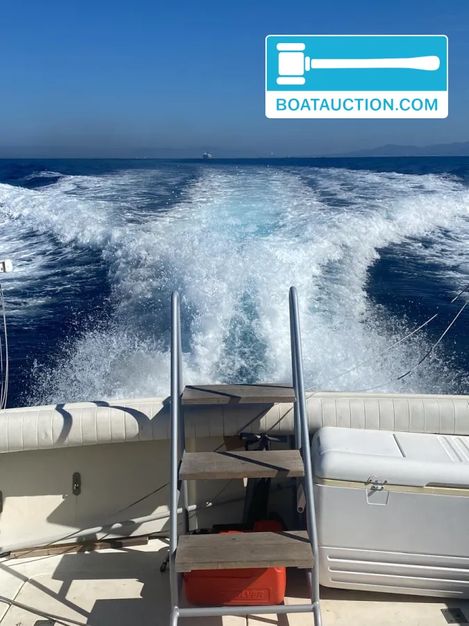 foto: 4 Hatteras 32 Sport Fly