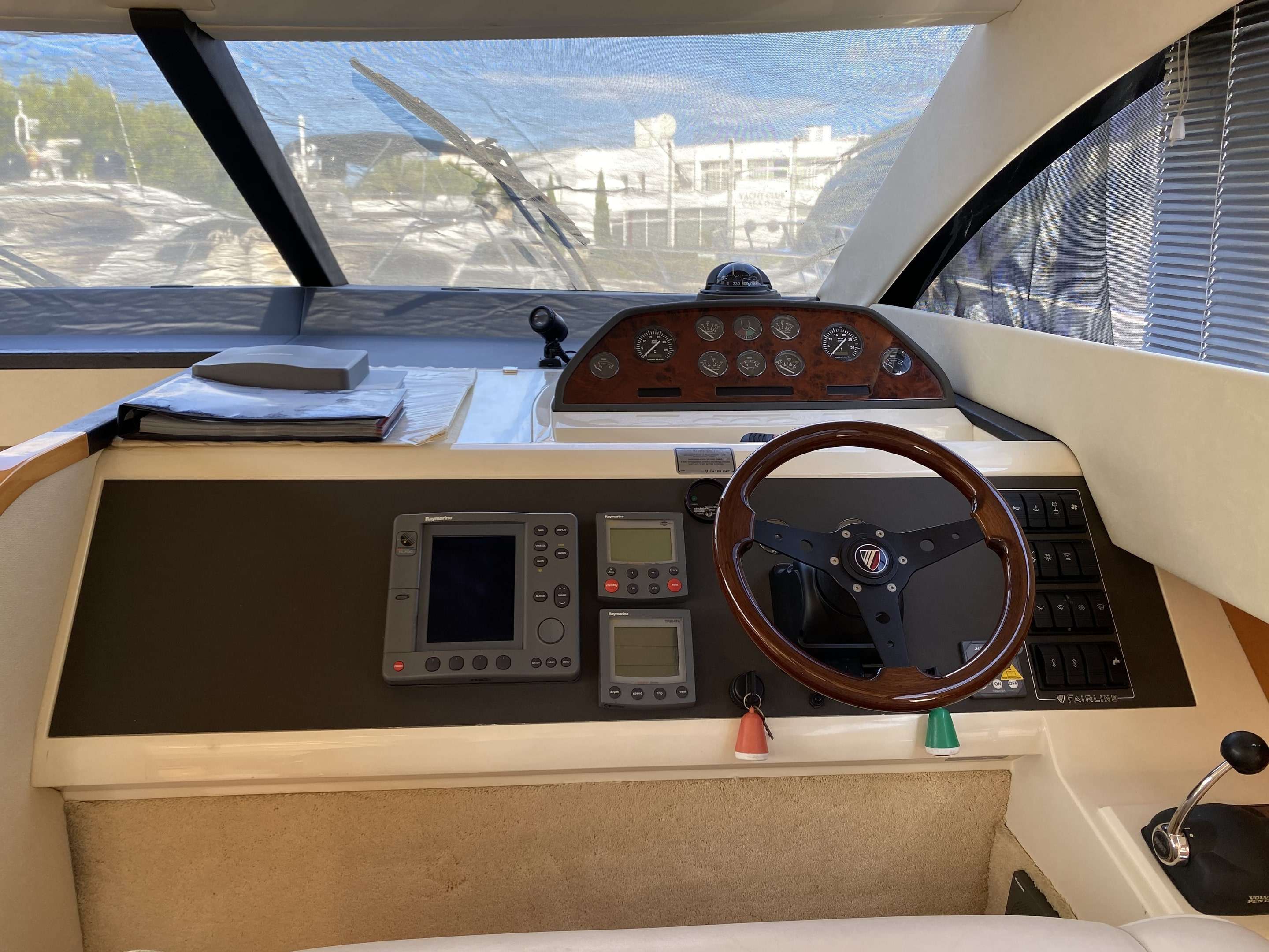 foto: 5 Fairline phantom 40 