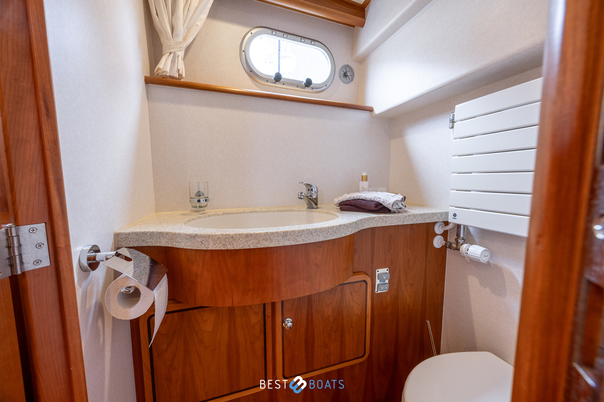 foto: 7 Linssen  Grand Sturdy 430 AC MKII Diamond