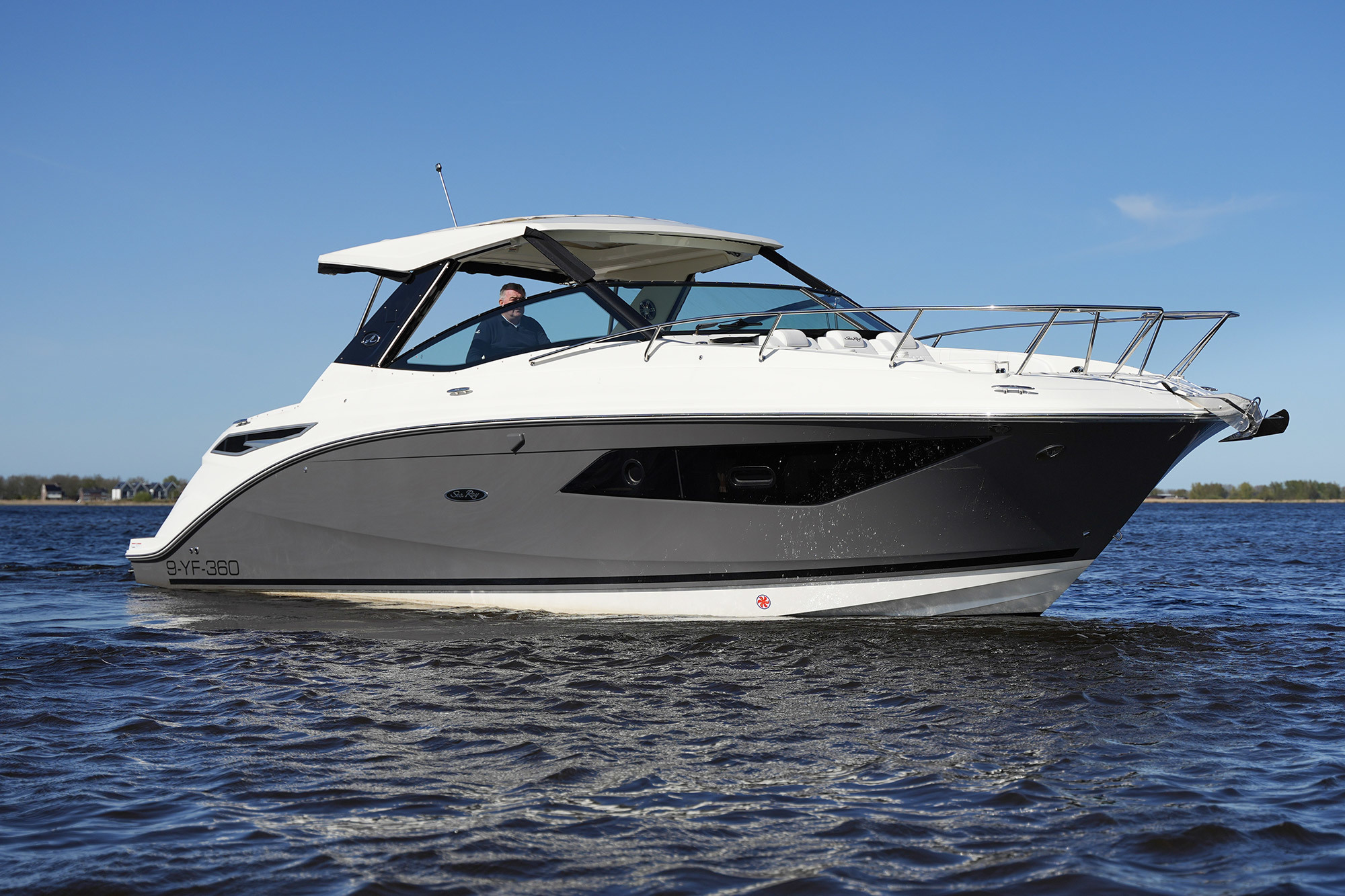 foto: 14 Sea Ray Sundancer 320