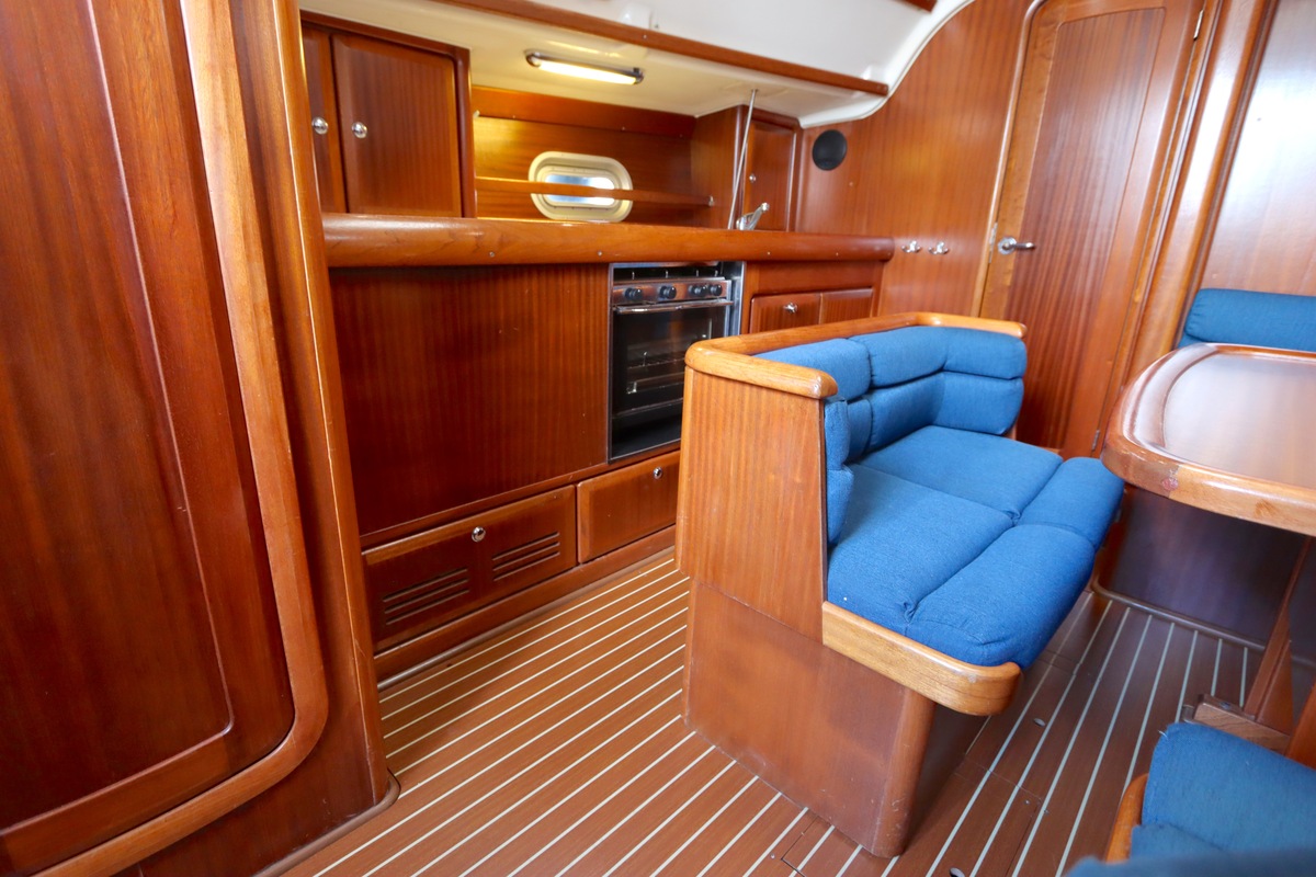 foto: 18 Bavaria  38-3 Cruiser