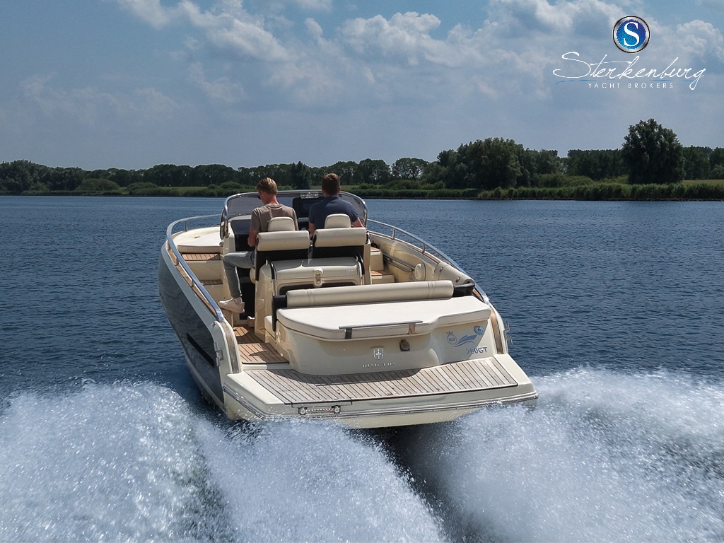 foto: 11 Invictus 280 GT
