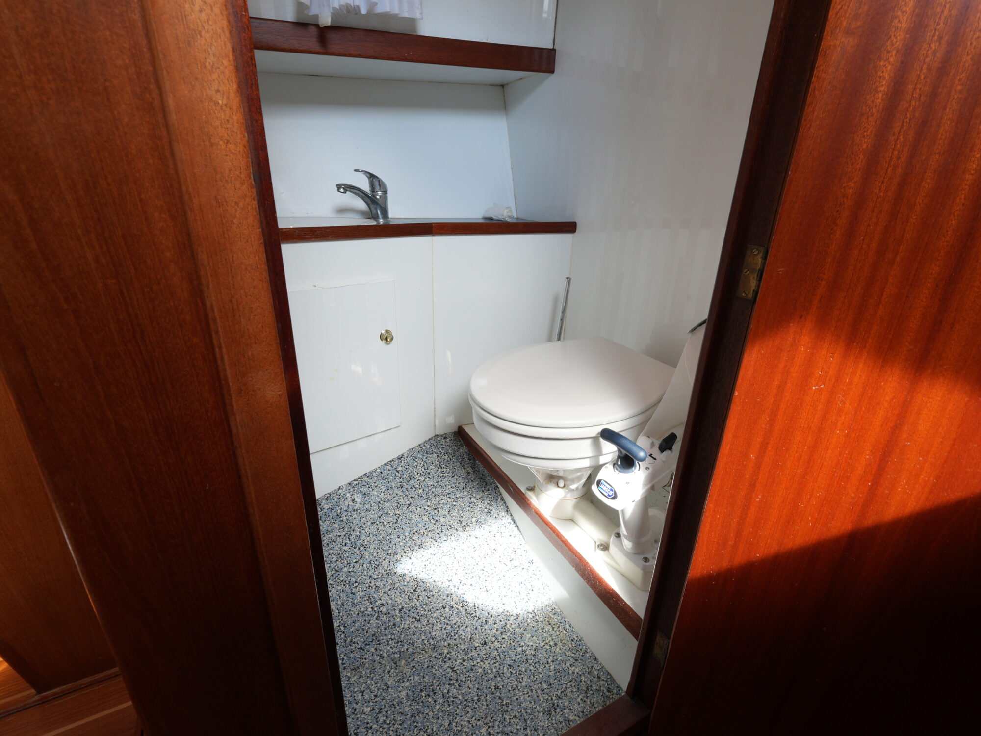 foto: 8 Jetten Jetten Bully 800