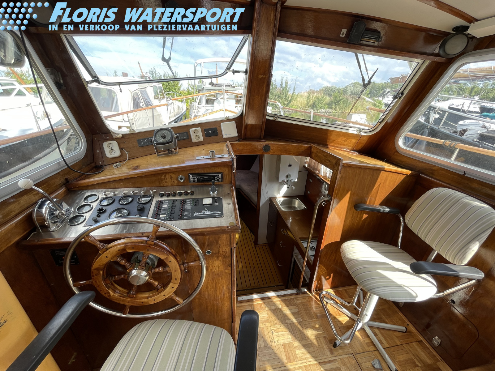 foto: 5 Cupido 1250 Trawler