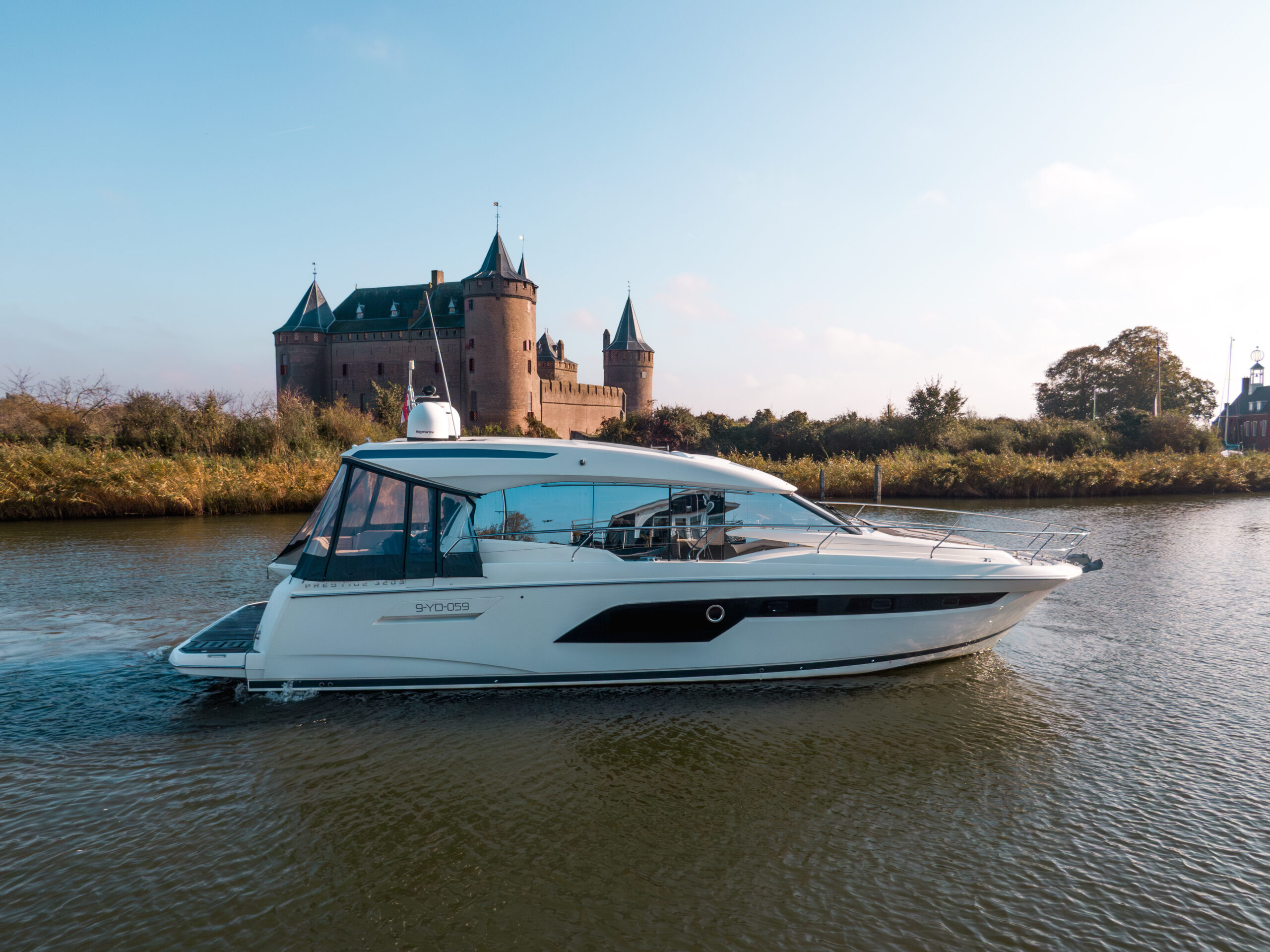 foto: 4 Prestige 520S 