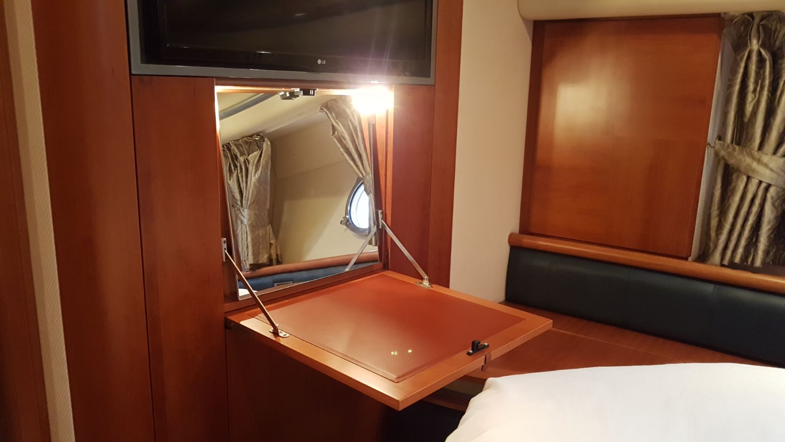 foto: 5 Azimut 50 fly