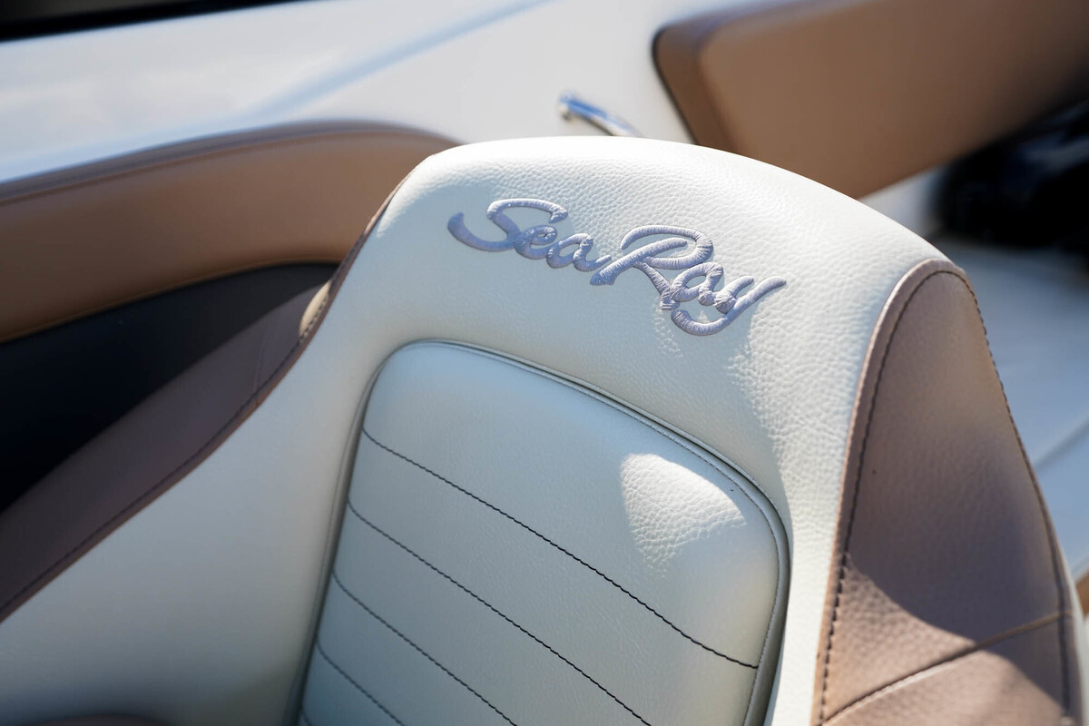 foto: 9 Sea Ray Sun Sport 230