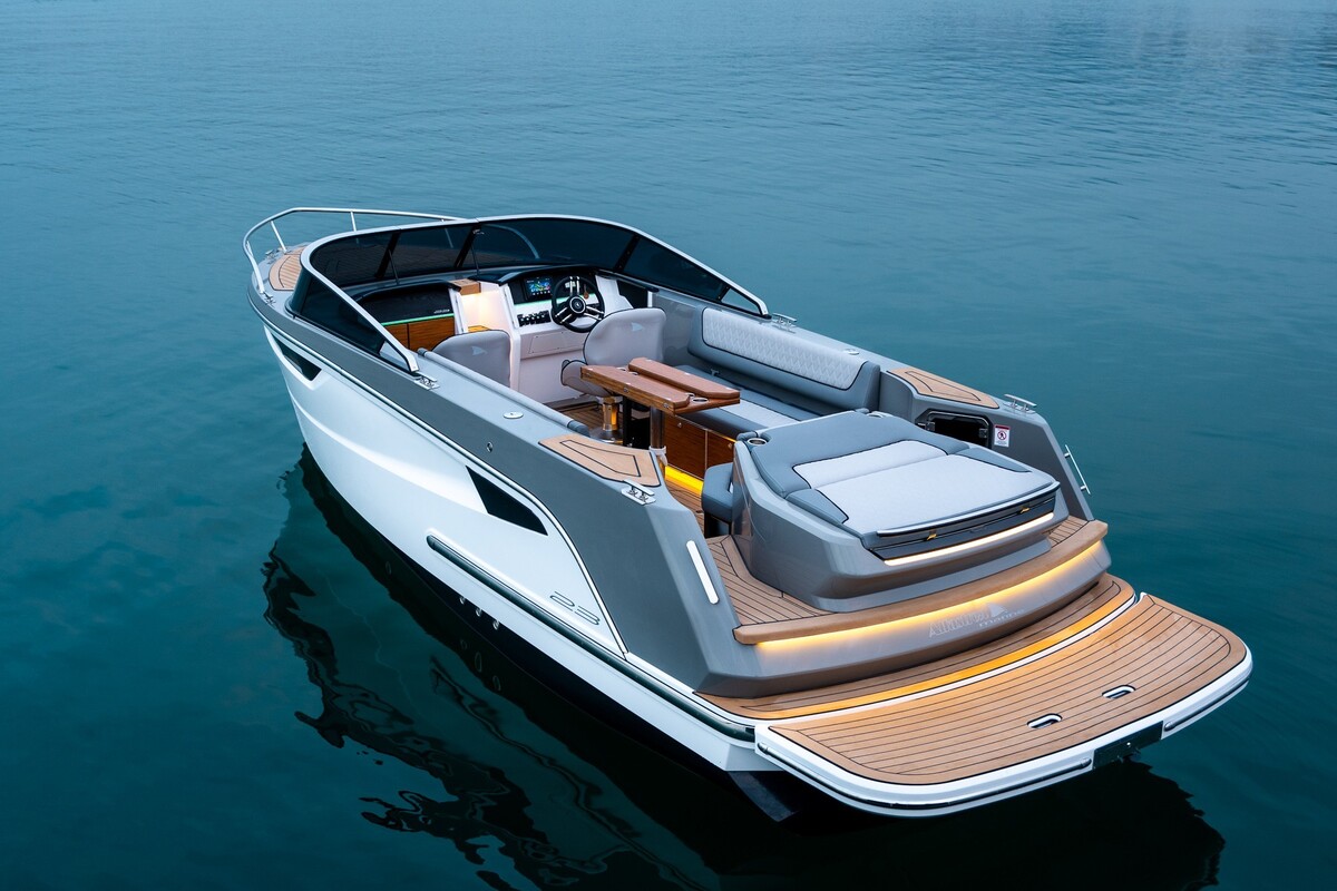foto: 8 Alfastreet Marine 23 Cabin Evolution Electric