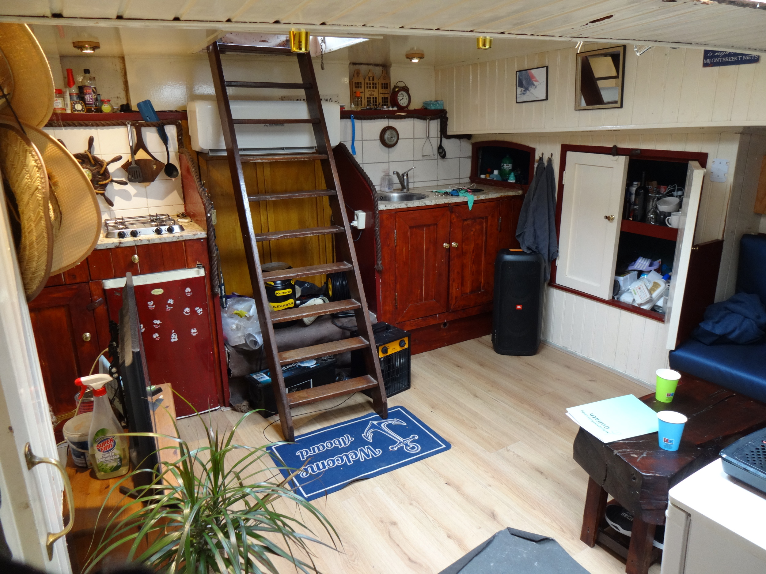 foto: 6 Noordzee Botter 1500 Motor/woonboot