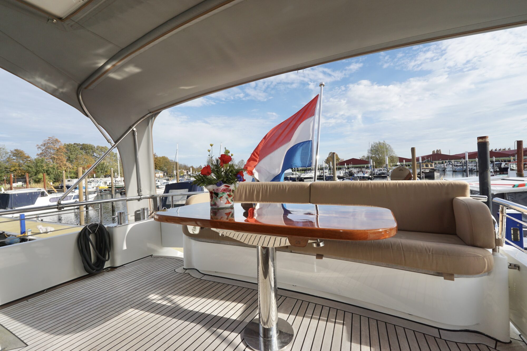 foto: 11 Van den Hoven Van den Hoven Exclusive 18.00 VS