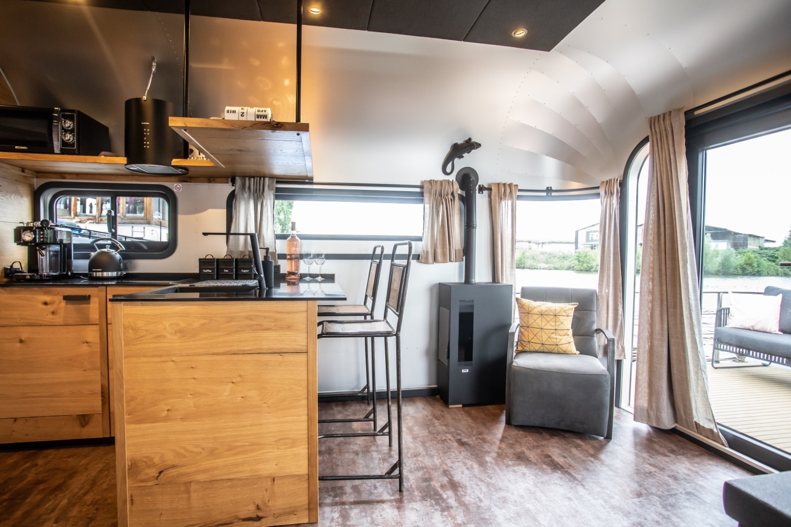 foto: 5 The Coon 1000 Houseboat