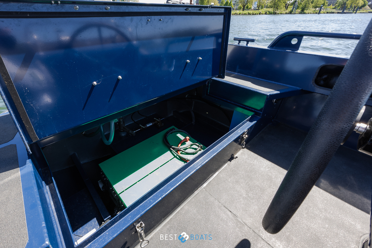foto: 6 Stormer marine Tender R75