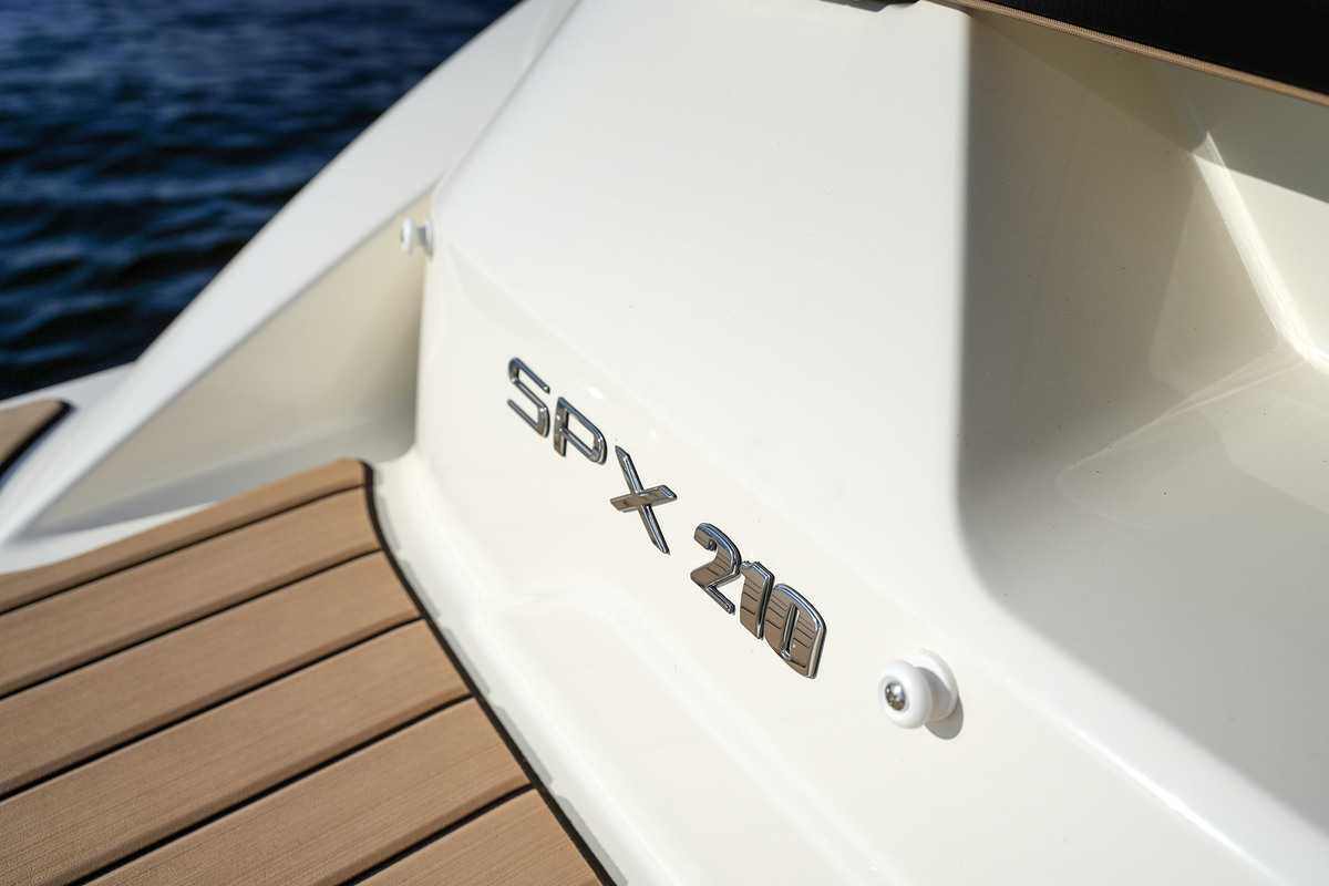 foto: 15 Sea Ray SPX 210