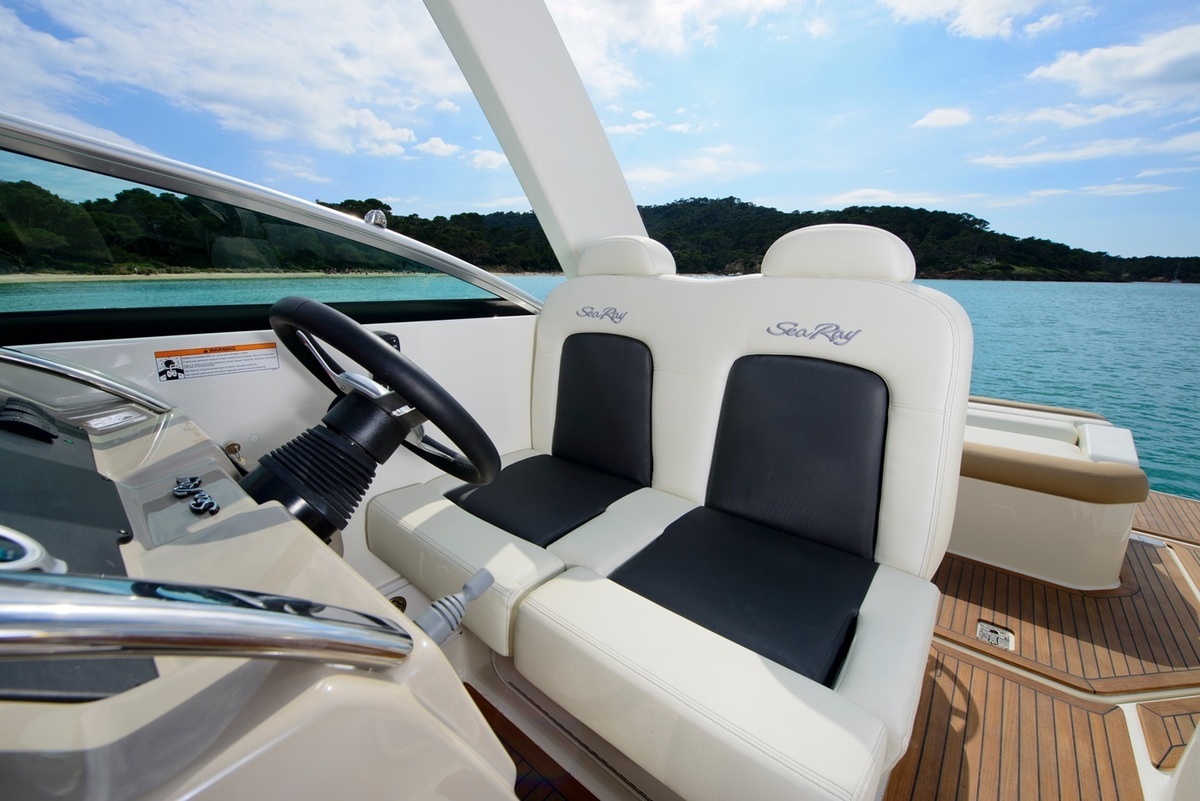 foto: 5 Sea Ray Sundancer 265