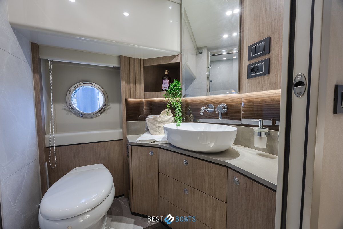 foto: 14 Absolute  Navetta 52