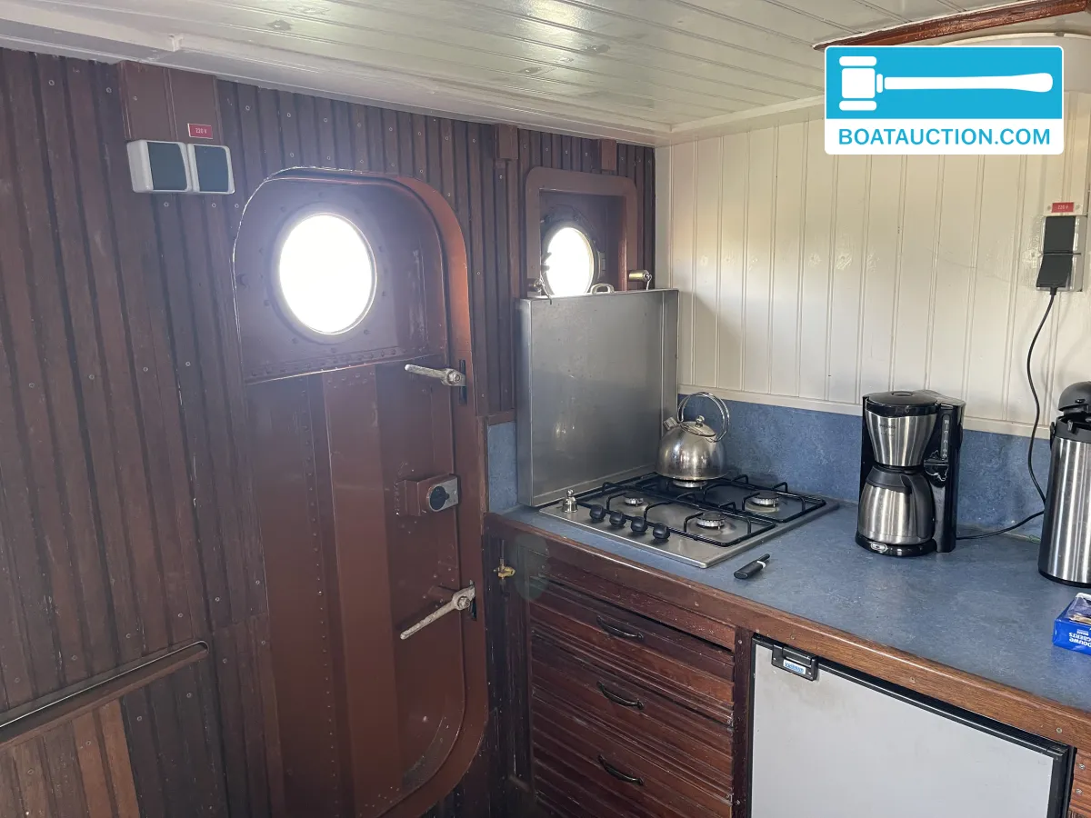 foto: 11 Sleepboot 2200